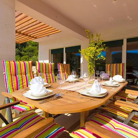 Kamelicina Villa Vinišće