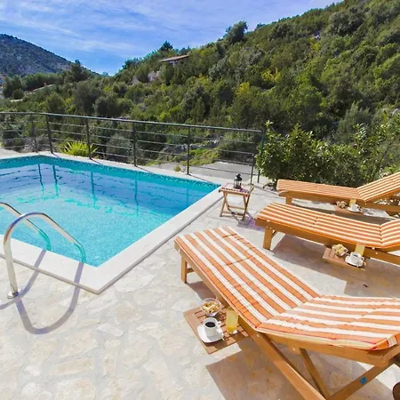 Kamelicina Villa Vinišće