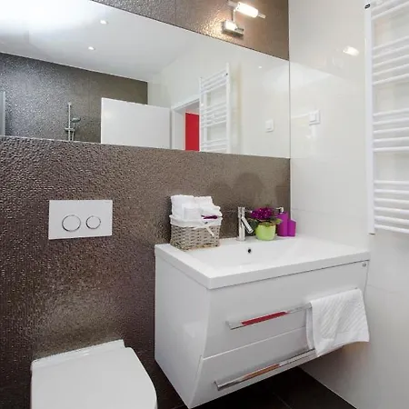 Kamelicina * Vinišće