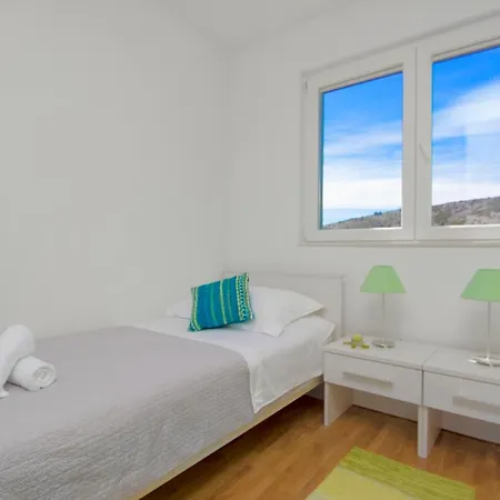 Kamelicina Villa Vinišće