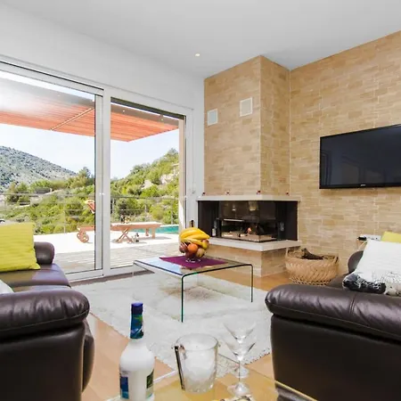 Kamelicina * Vinišće