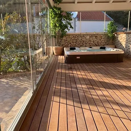 Kamelicina Villa Vinisce