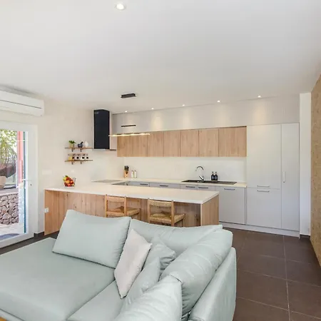 فيلة Kamelicina *