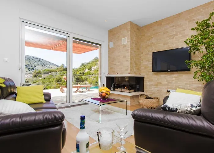 Kamelicina * Vinišće