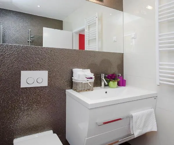 Kamelicina * Vinišće