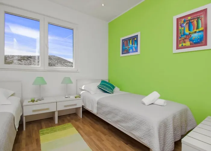 Kamelicina فيلة *