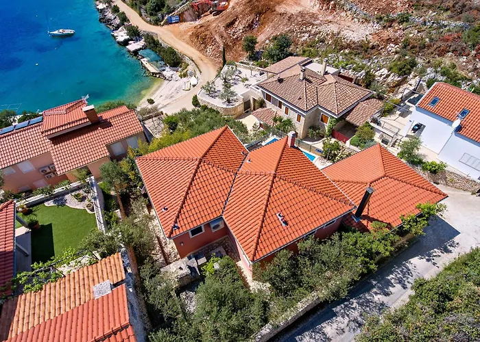 Kamelicina * Vinišće